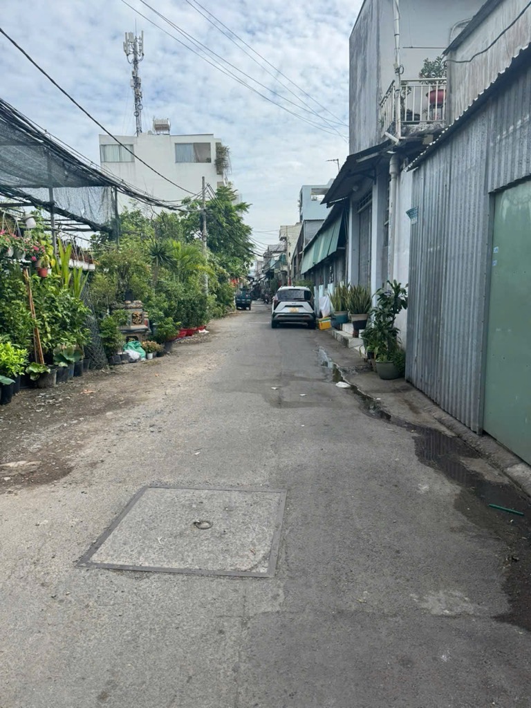 Bán nhà 90m2 Hương Lộ 2, Bình Trị Đông, ô tô lexus đổ cửa, giá học sinh.