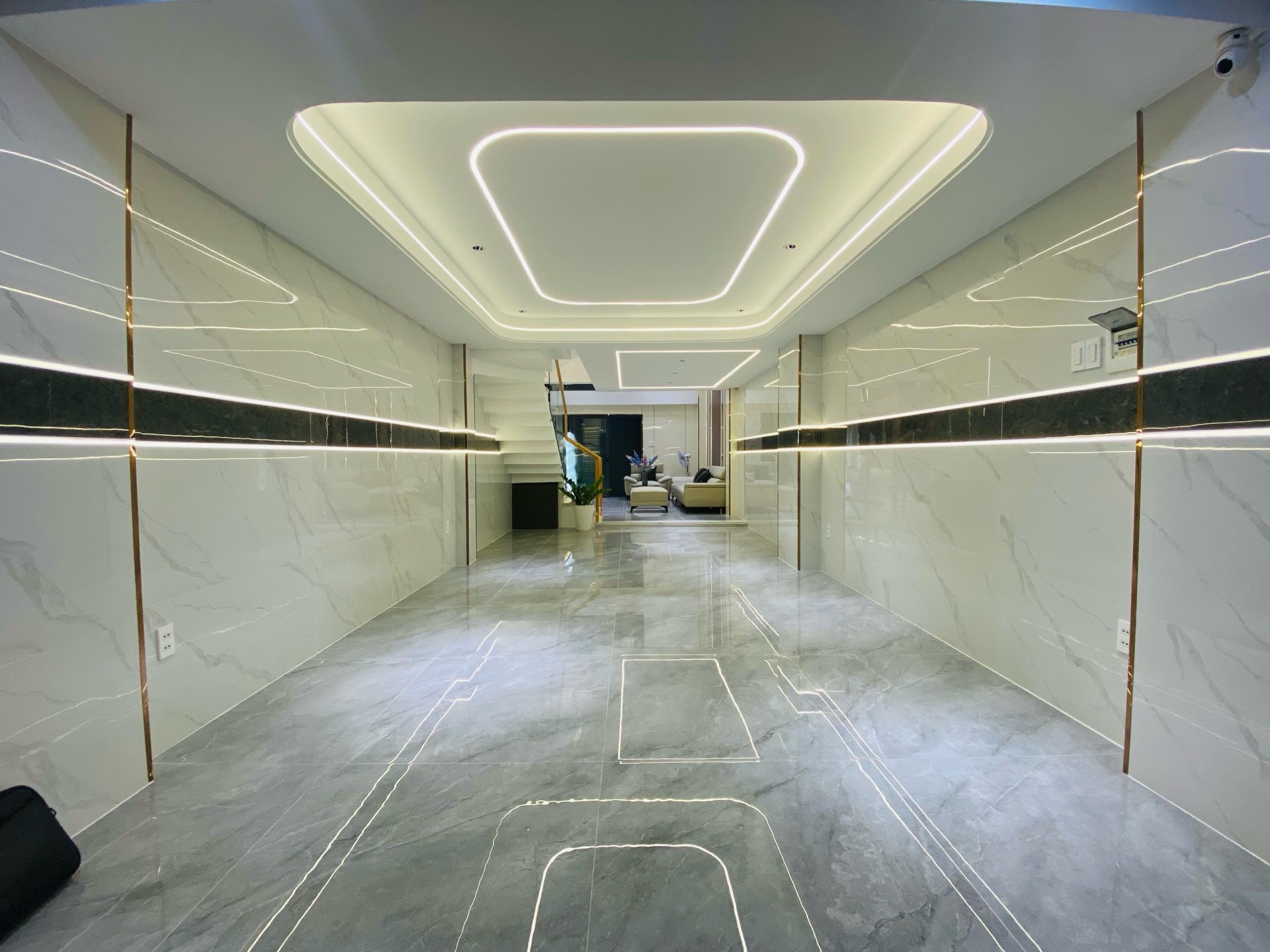Bán nhà 5 tầng 54m2 hướng Đông Nam phường Thông Tây Hội