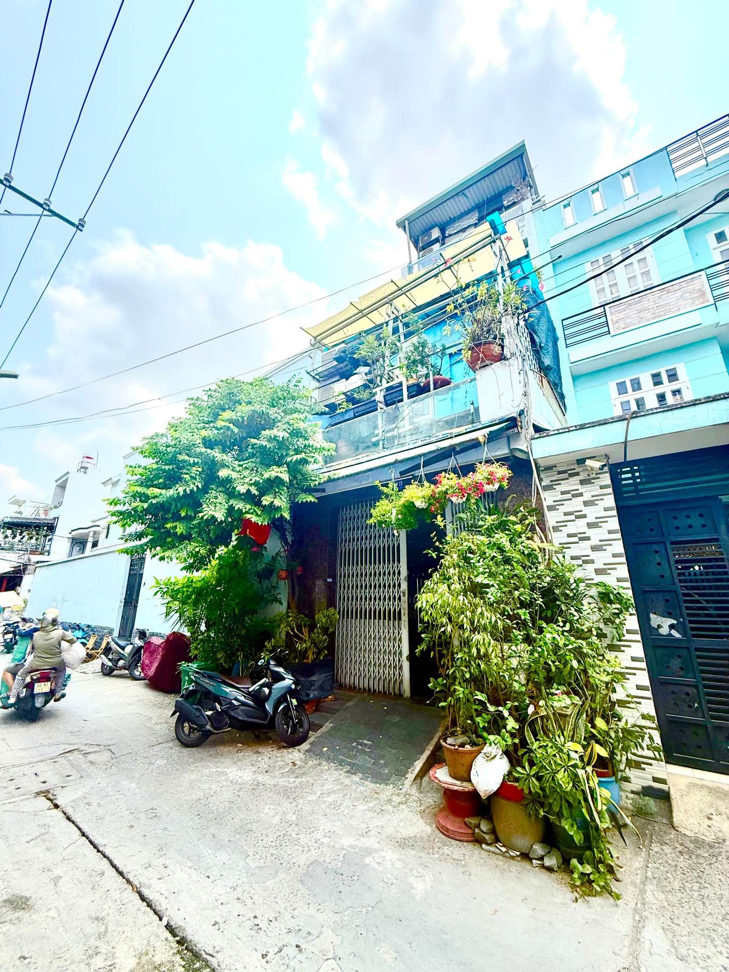 Bán nhà liên khu 10 - 11
 4.3 x 18. 4 tầng
7ty7. Tl