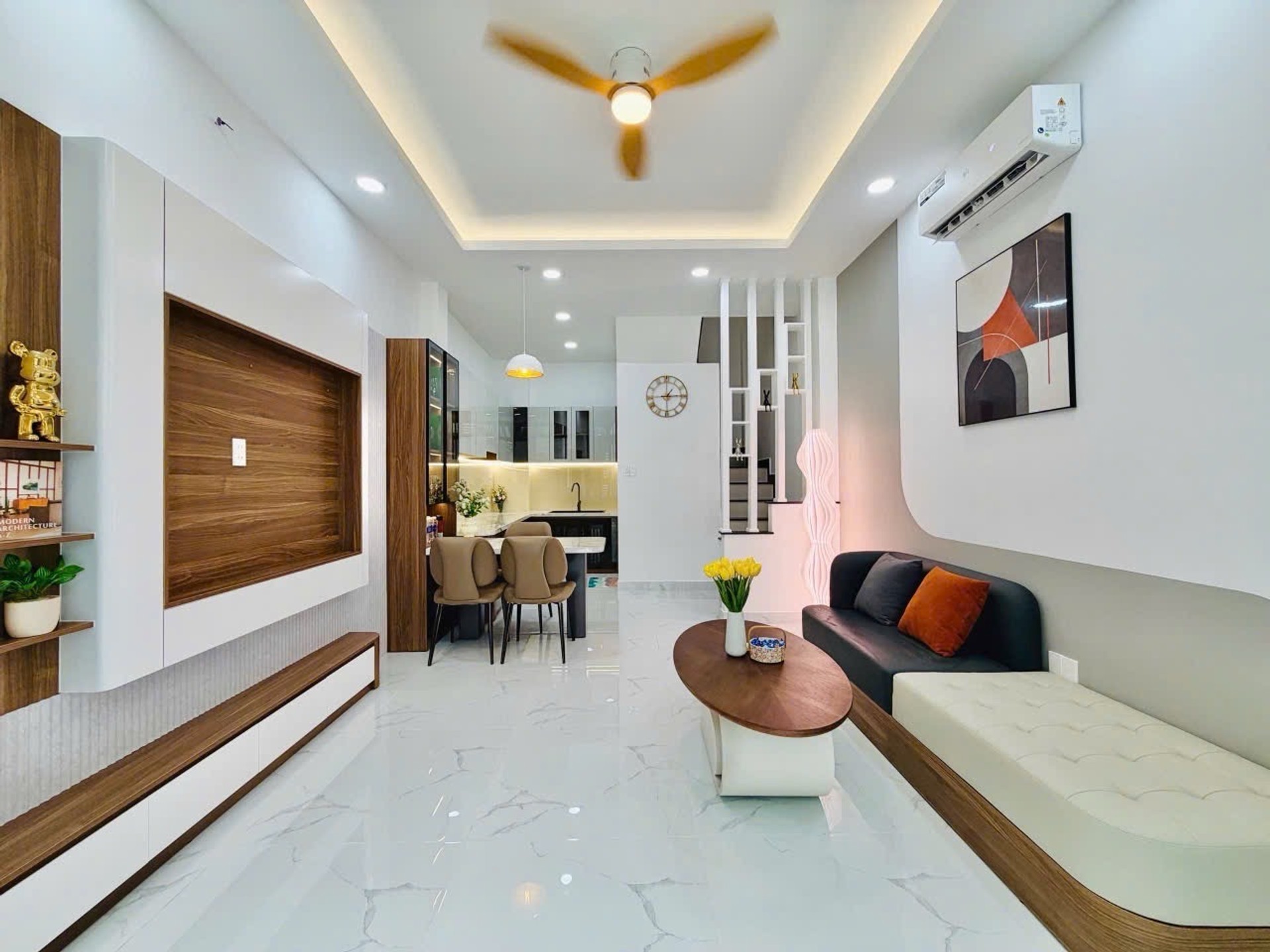 HÀNG HIẾM nhanh THÌ CÒN - HUỲNH VĂN BÁNH, PHÚ NHUẬN - 5 TẦNG BTCT, 4 PHÒNG NGỦ, FULL SÀN, 5 WC.
