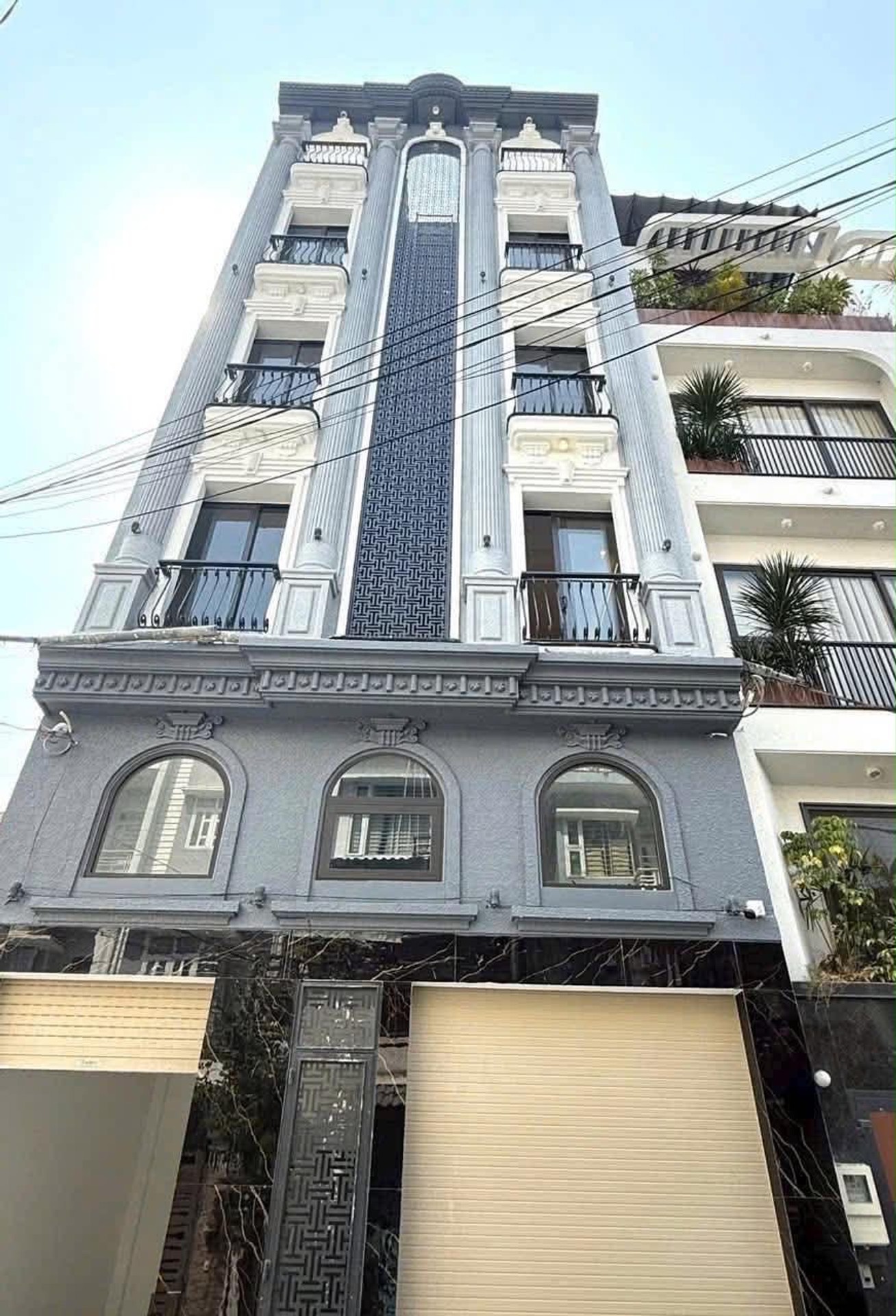 Chdv Phạm Văn Chiêu gần Bờ Kè Tham Lương, 7 tầng có hầm, 22 phòng