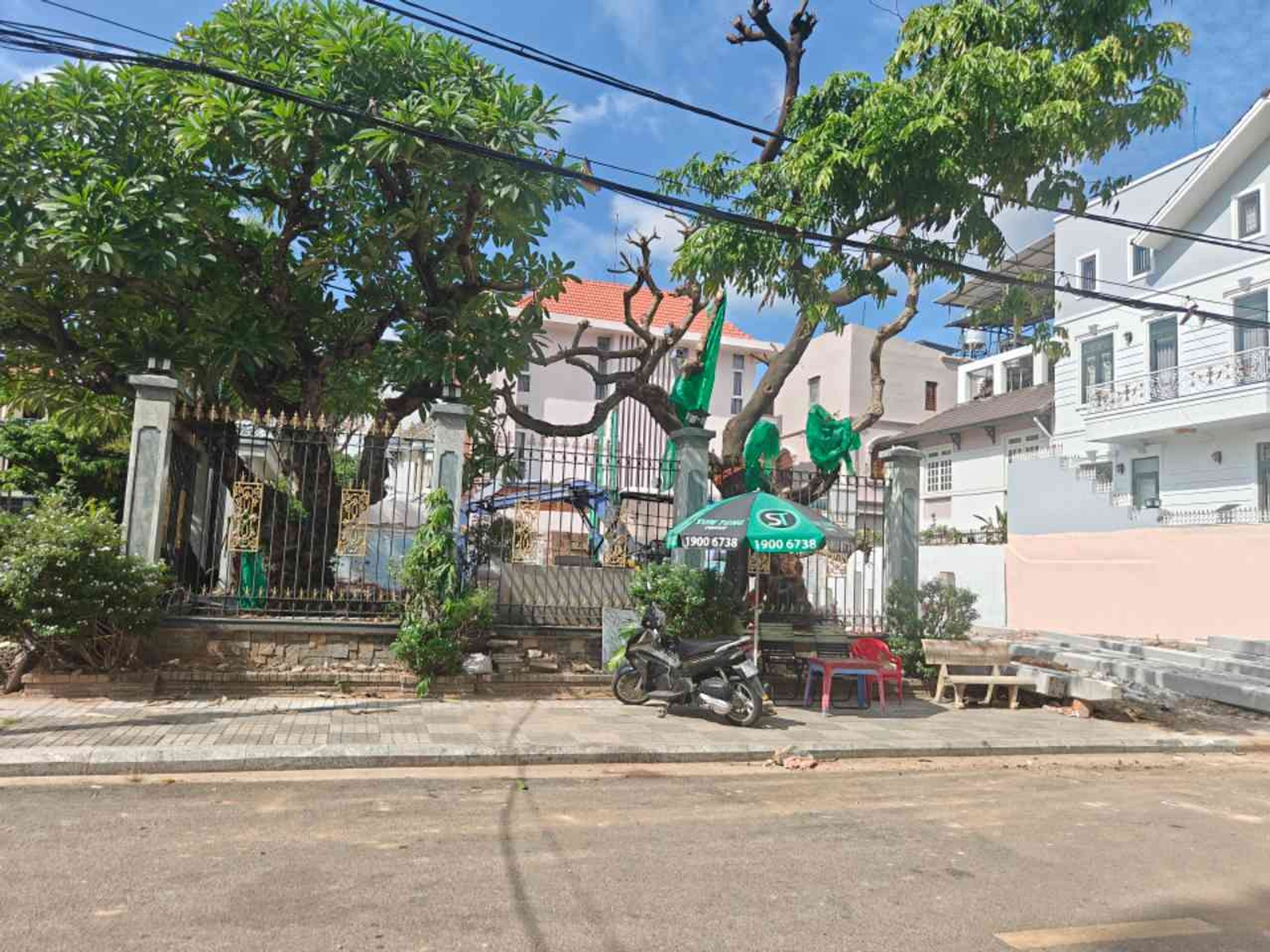 Đất mặt tiền sang trọng khu Tên Lửa, lô góc siêu đẹp