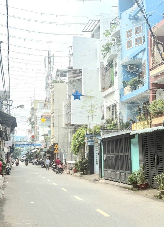 Nhà mặt phố hai mặt tiền đẳng cấp tại trung tâm Quận 10