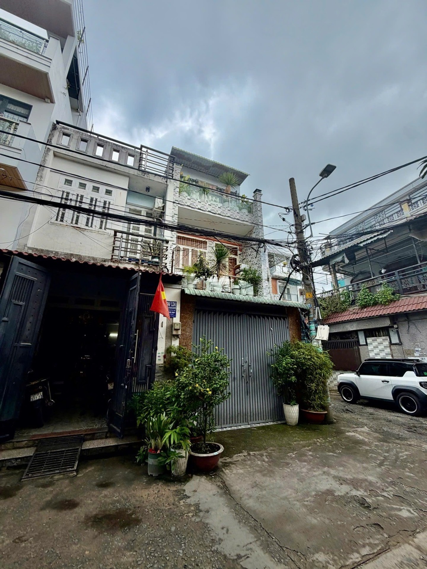🏡 LÔ GÓC 2 MẶT TIỀN HẺM – ĐƯỜNG SỐ 5, P. BHH, BÌNH TÂN – GẦN AEON TÂN PHÚ –
Chỉ 3.x T .