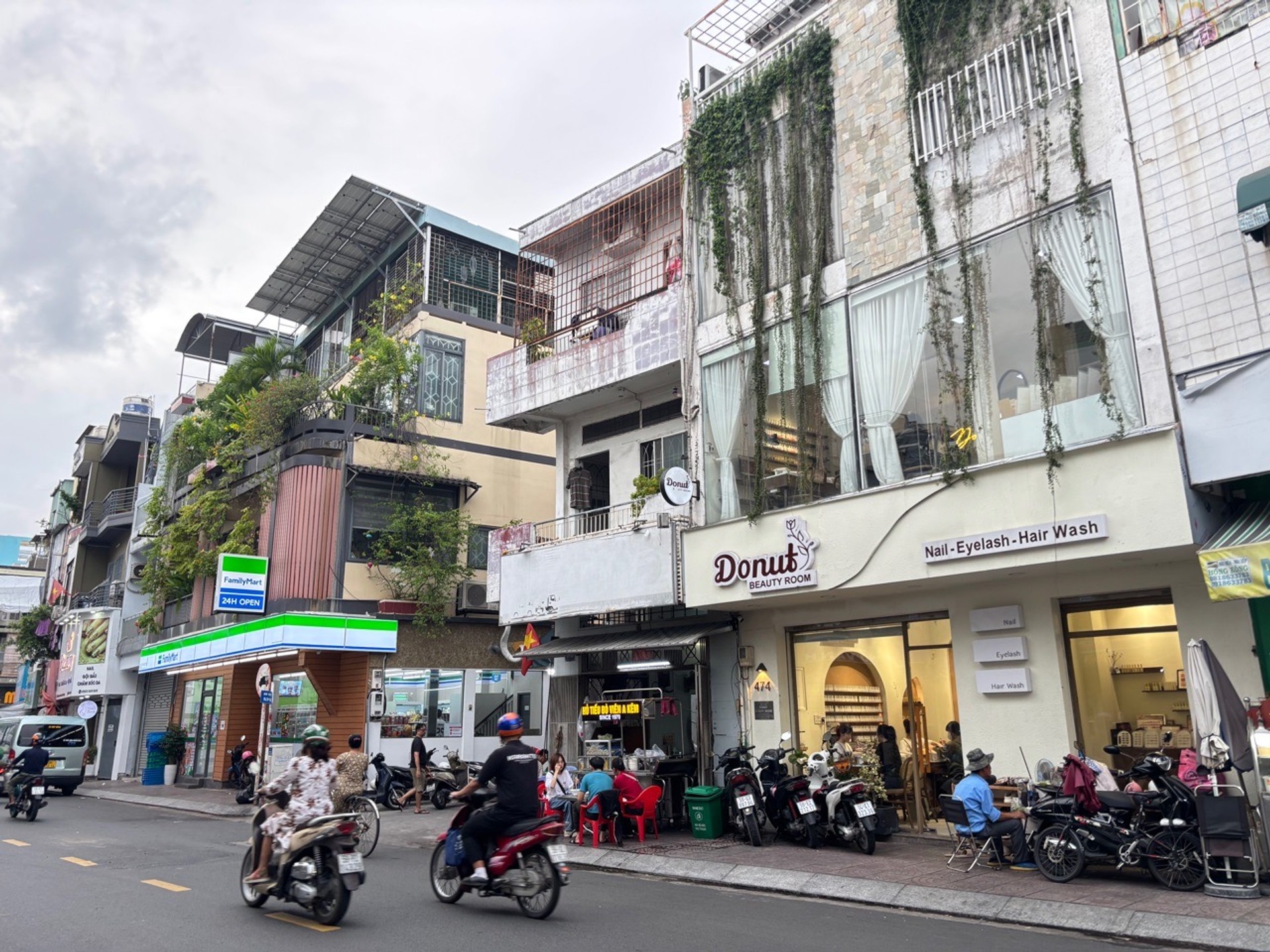 Nhà phố 4 Tầng Mặt Tiền Rộng Khu VIP, Giá Sốc Tại Đặng Văn Ngữ