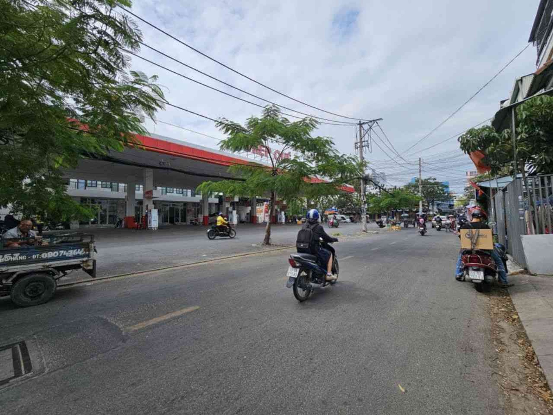 Nhà 3 tầng hẻm xe hơi, vị trí vàng, giảm giá sốc