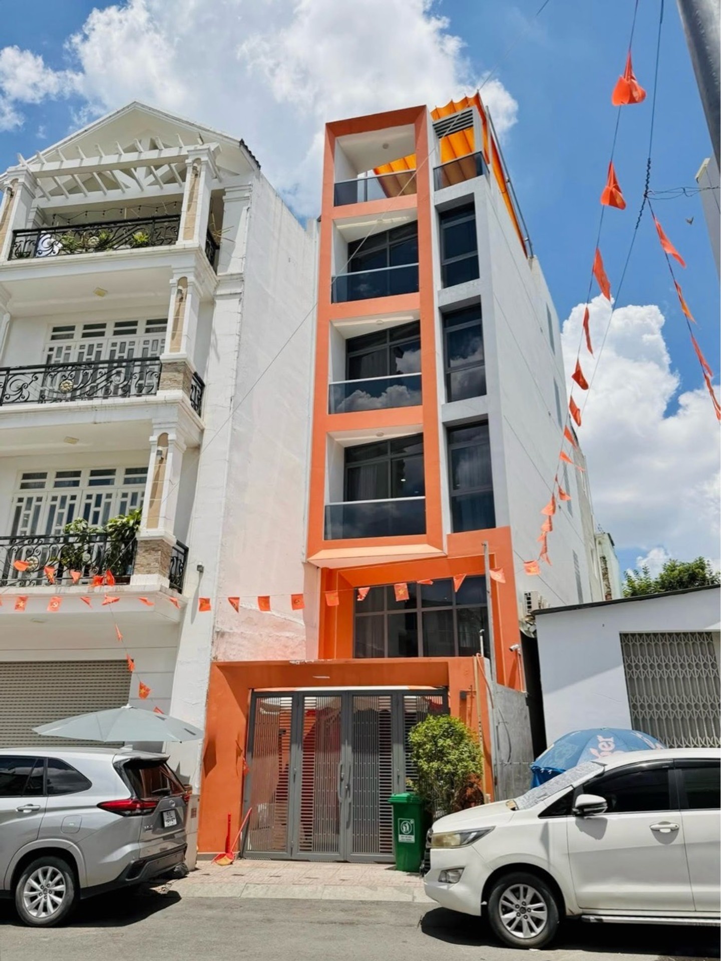 Nhà Mặt Phố Nguyễn Văn Nguyễn Quận 1 - 6 Tầng Thang Máy Sang Trọng