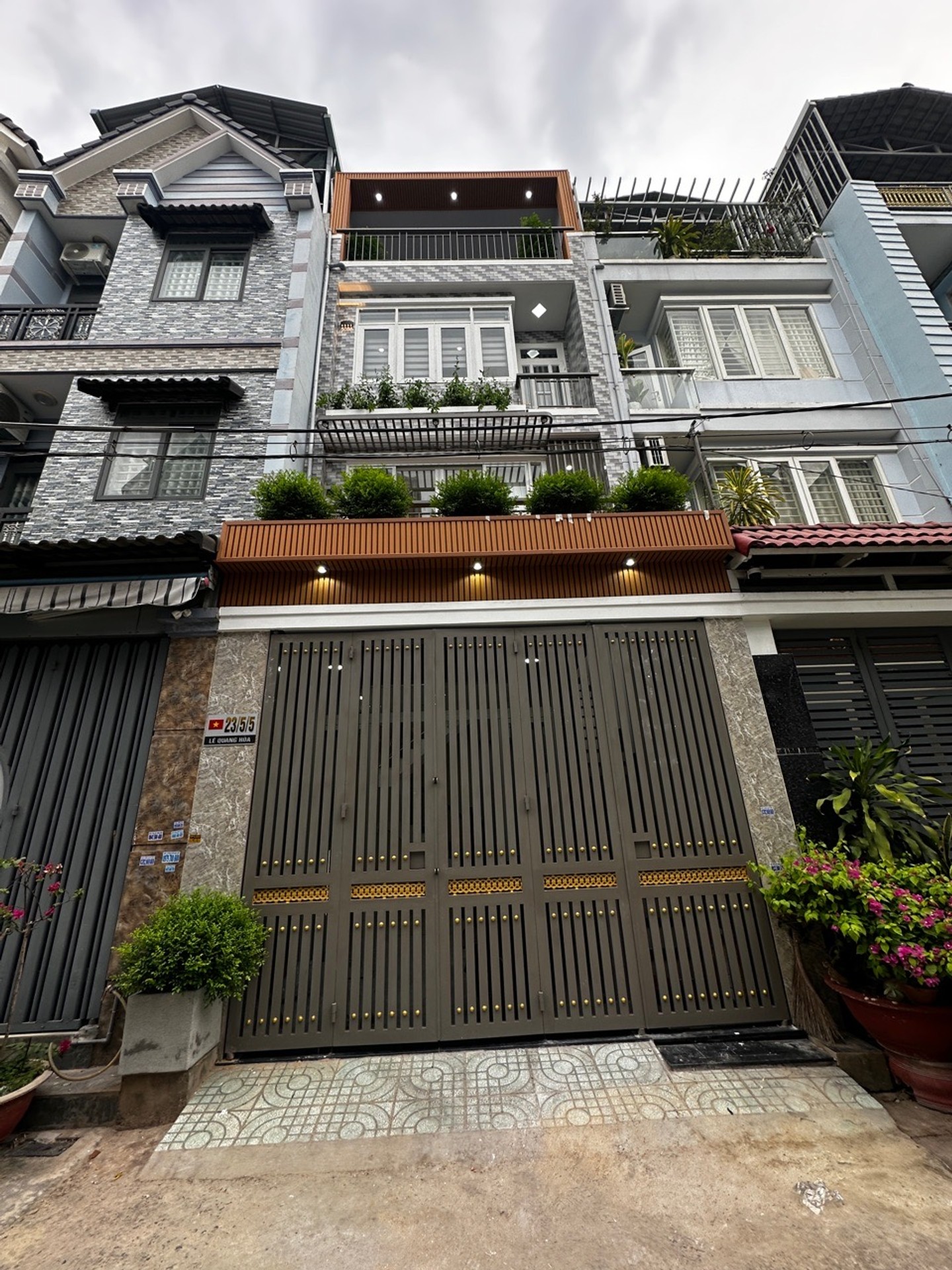 Bán nhà 4 tầng 5 phòng ngủ diện tích 51m2 tại quận 12
