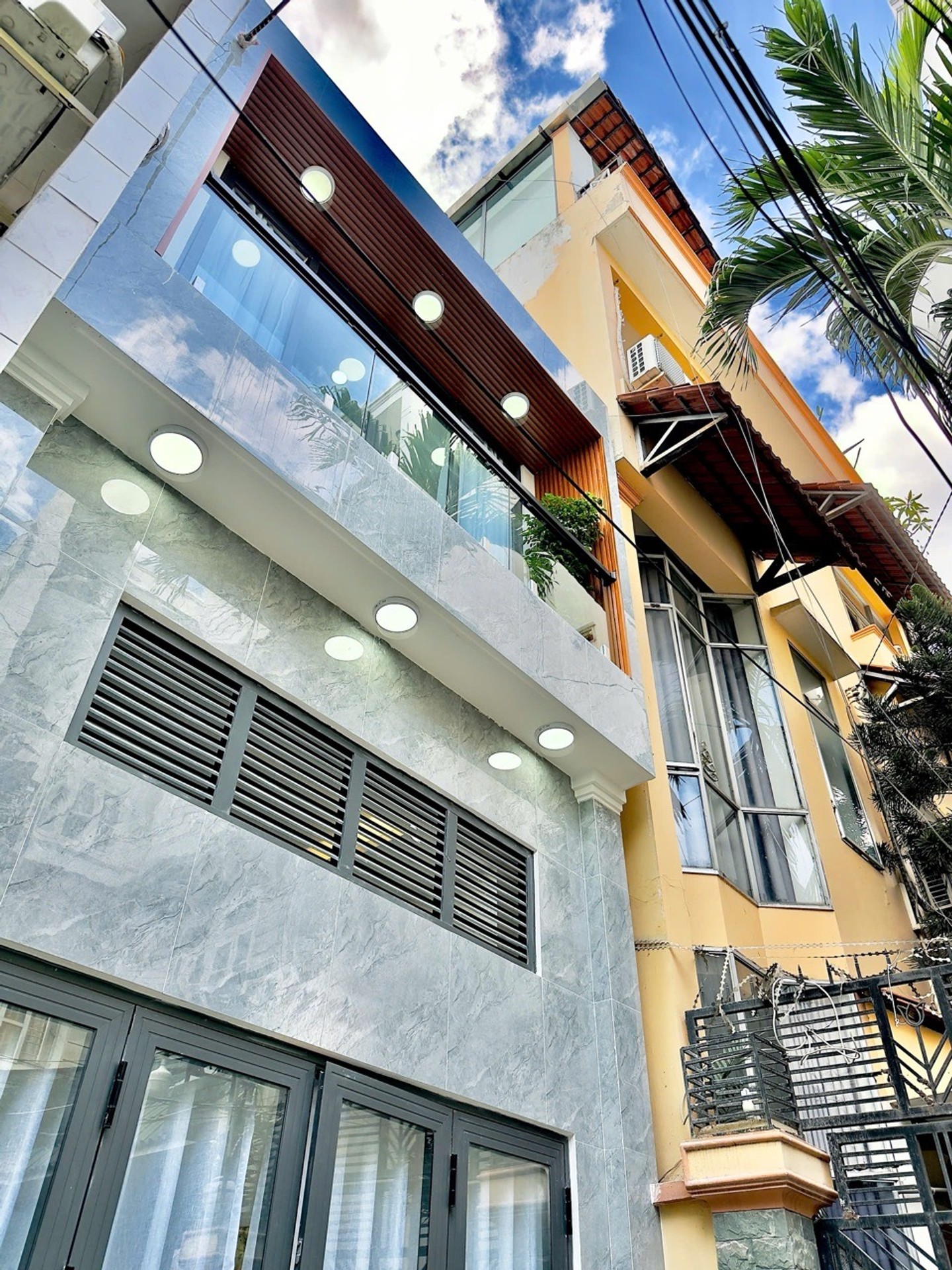 Bán nhà riêng 2 tầng gần Học viện Hàng không, tiện ích đầy đủ tại quận Tân Bình