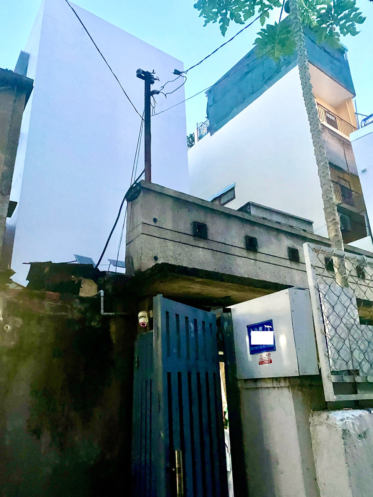 Nhà đẹp 2 tầng Quận Phú Nhuận, xe hơi đỗ cửa, xây CHDV siêu lợi nhuận