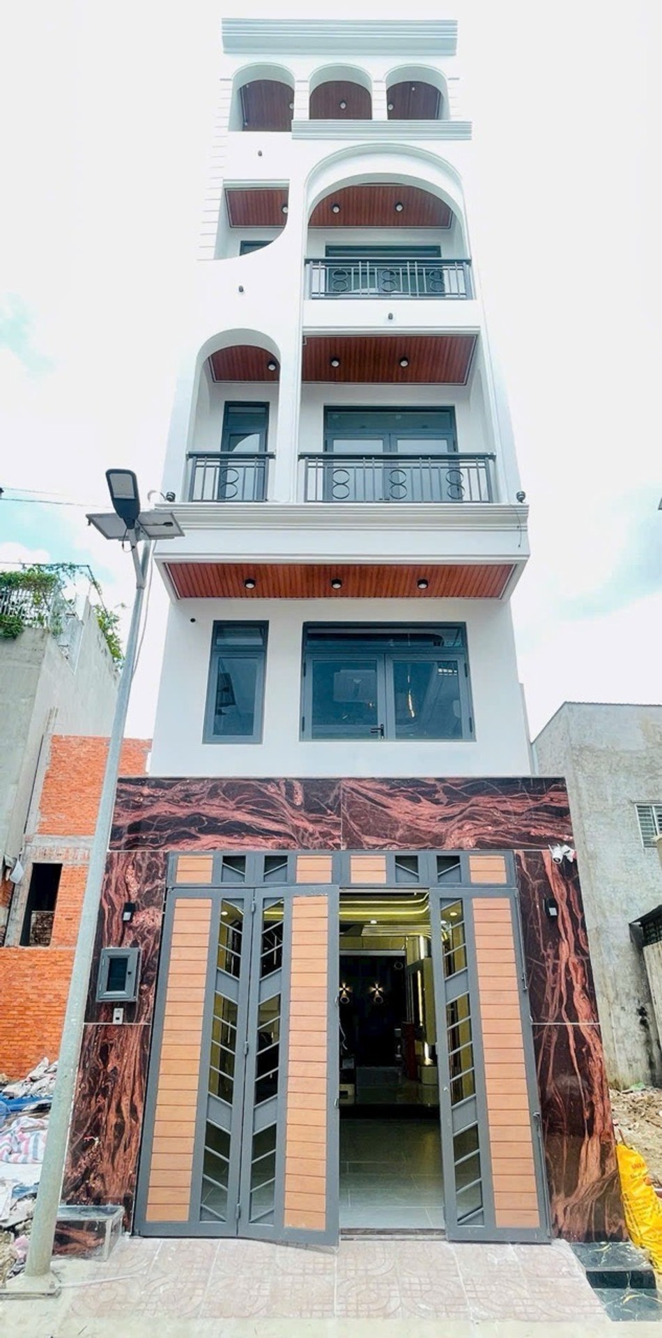 Nguyễn Ảnh Thủ, Trung Mỹ Tây, Quận 12 –Nhà 6 tầng – Full nội thất cao cấp – Garage ô tô
Giá bán: 7.