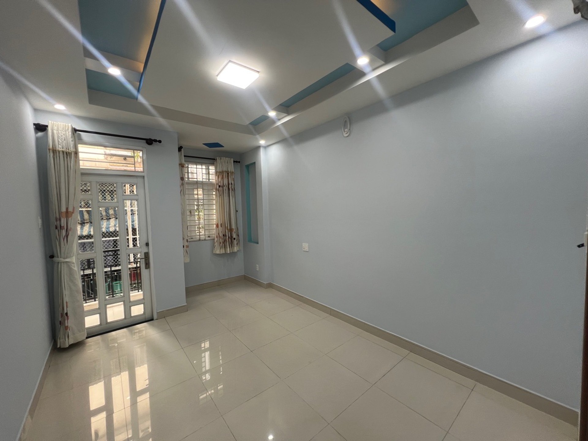 Cơ hội vàng sở hữu nhà mới 4 tầng trung tâm Quận 10 giá cực tốt