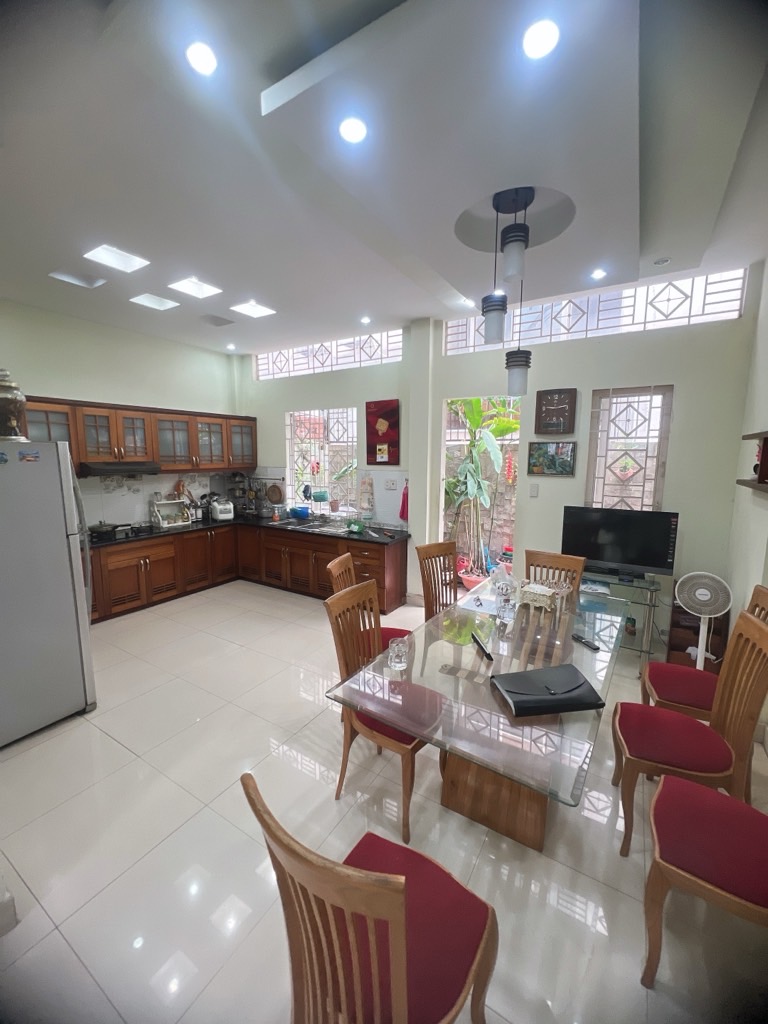 Bán biệt thự mặt tiền 817 Tạ Quang Bửu, Quận 8