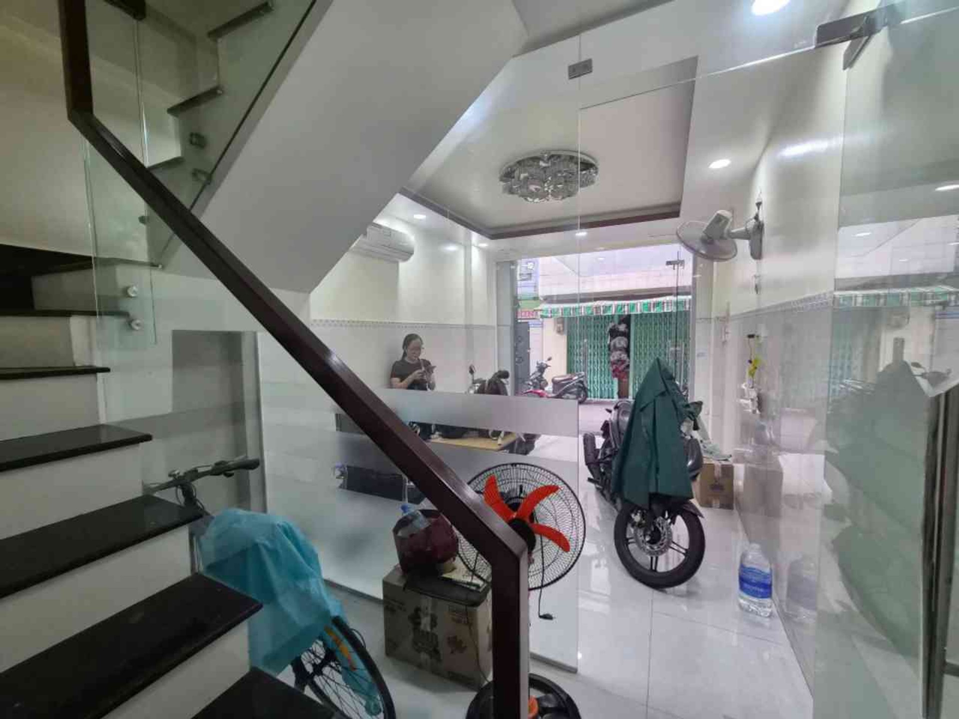 Cơ hội sở hữu nhà 5 tầng giá tốt ngay Hoàng Văn Thụ, gần sân bay Tân Sơn Nhất