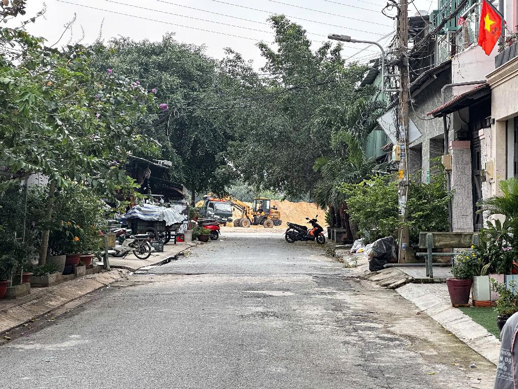 Nhà 5 tầng siêu sang gần ĐH Công Nghiệp Gò Vấp
