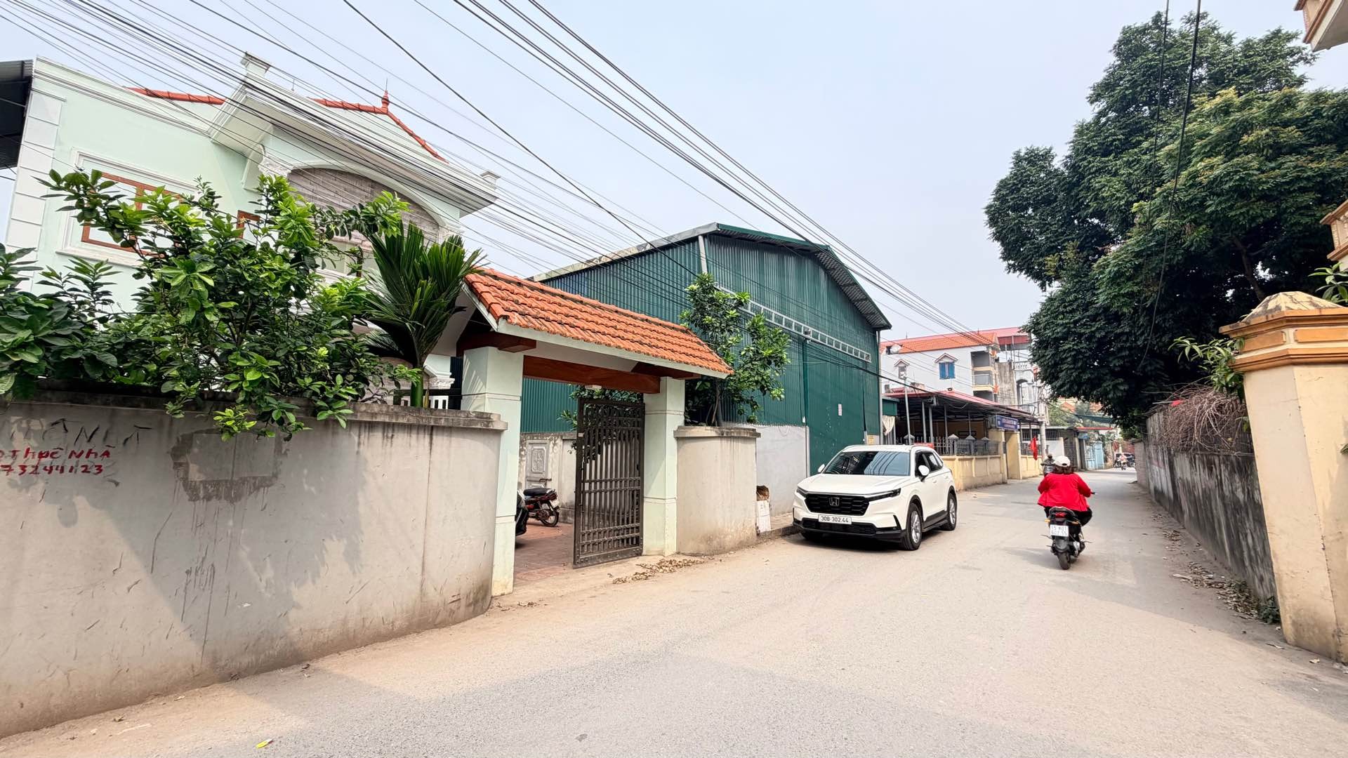 Nhà 3 Tầng Ô Tô Vào Nhà - Sống Sang Tại Văn Lâm