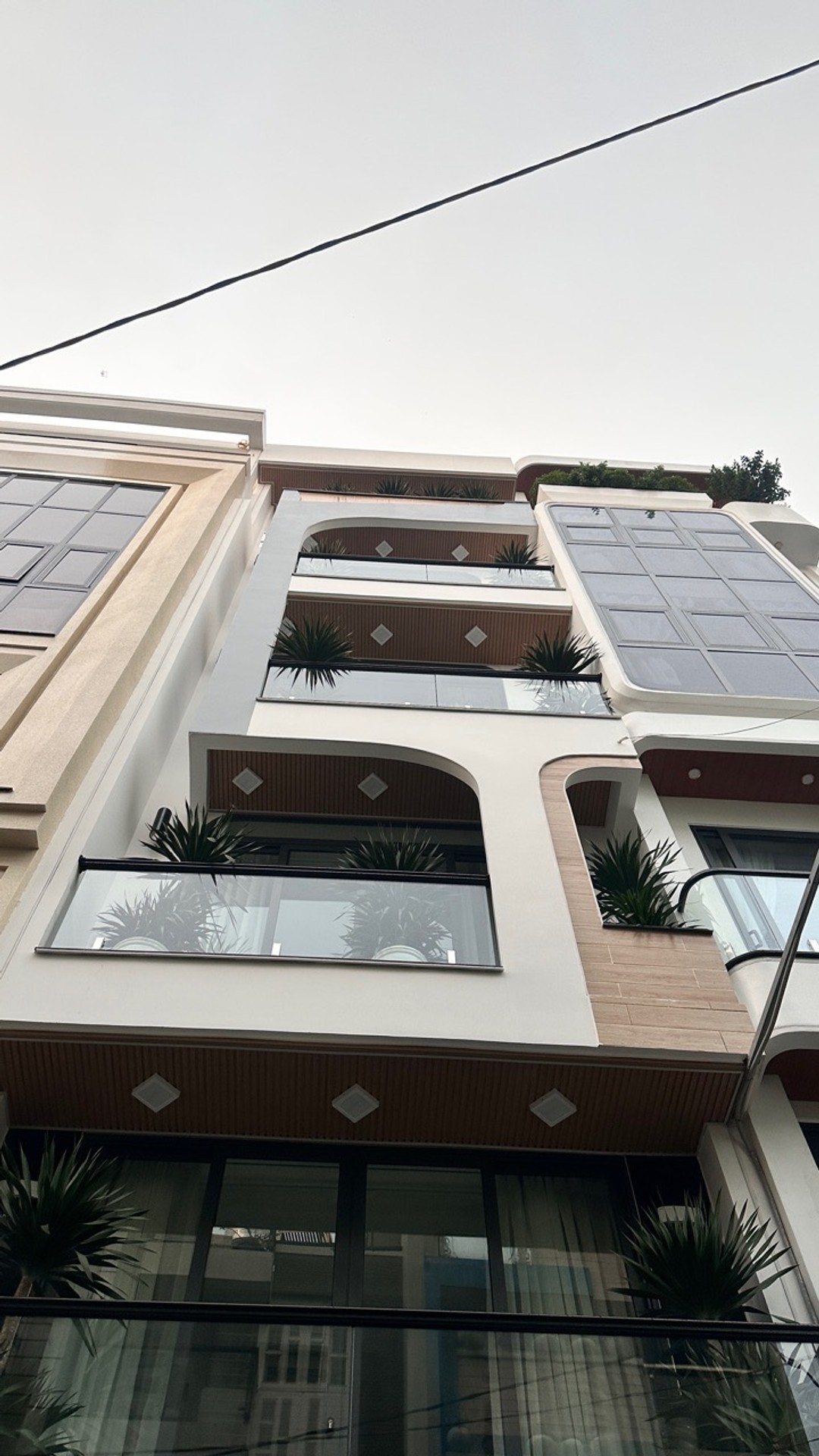 Bán nhà 4 tầng, ngay chợ Thạch Đà, Có Thang Máy, Giá 12 Tỷ Nhỉnh