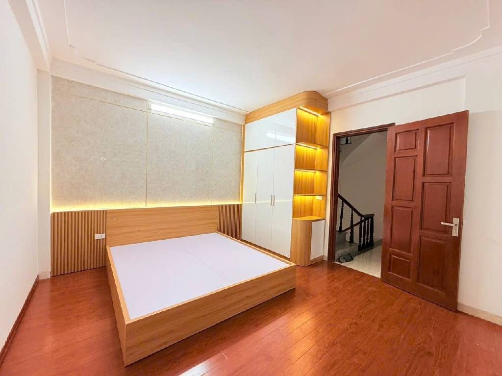 Cơ hội sở hữu nhà 5 tầng 3 ngủ vị trí đẹp tại Thanh Bình giá tốt