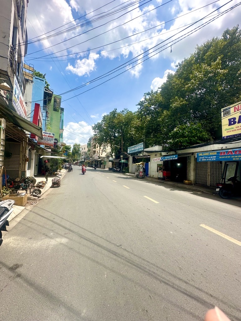Nhà mặt phố Bảy Hiền giá tốt, siêu kinh doanh
