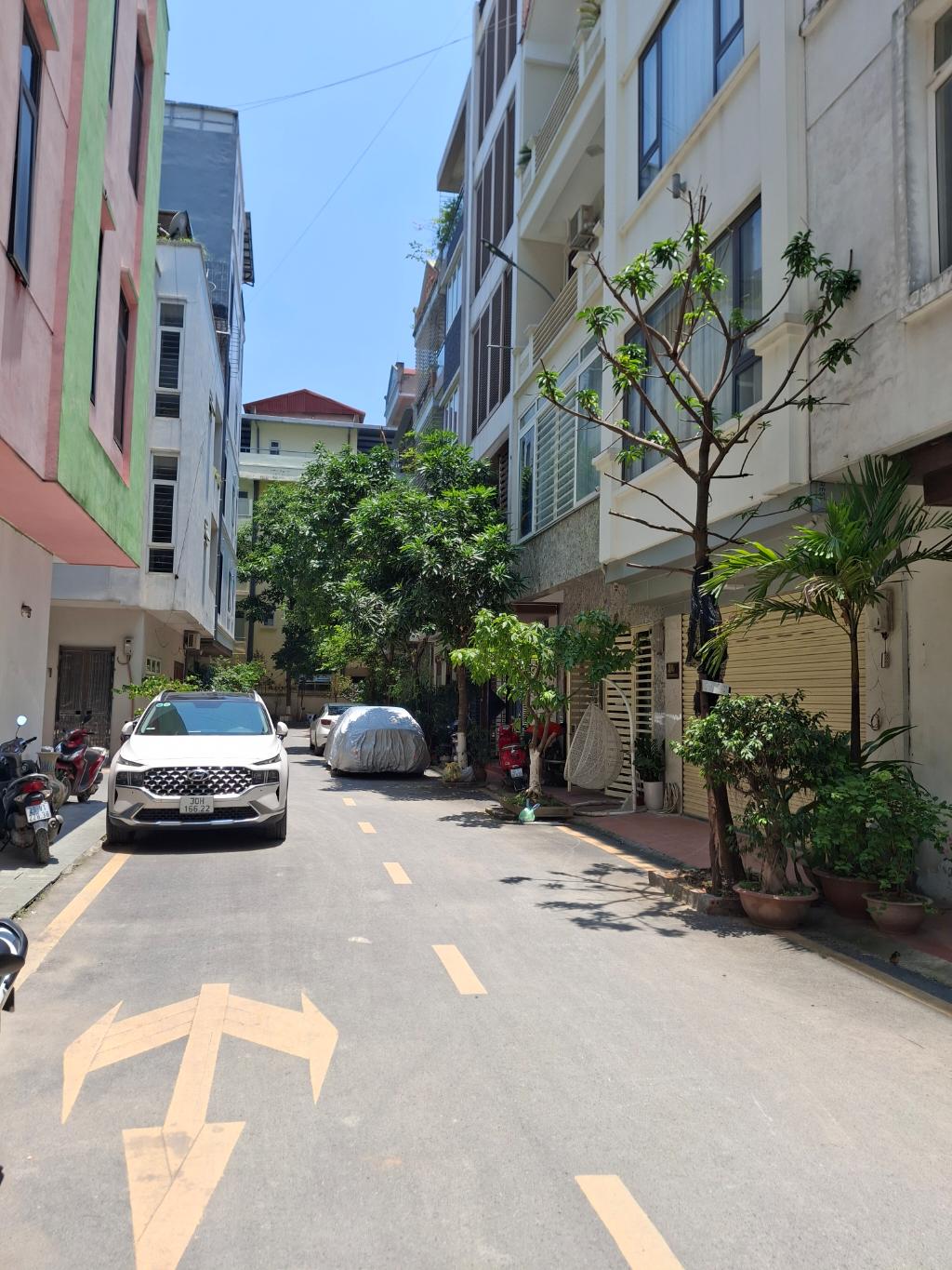 Bán nhà liền kề 4 tầng mặt tiền 5m tại Thanh Bình, Mỗ Lao - Hà Đông