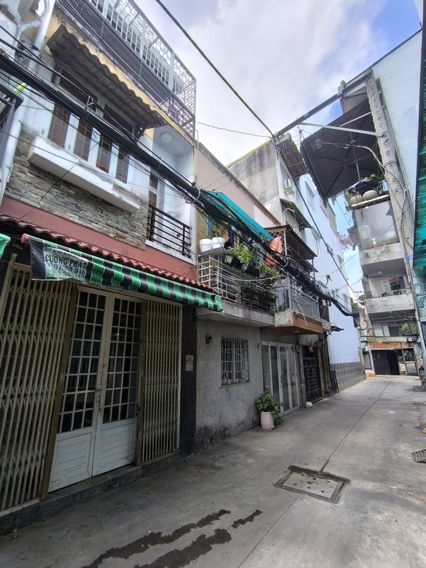 Nhà 3 Tầng Hẻm Xe Hơi Giáp Tân Bình - Tiện Ích Đỉnh