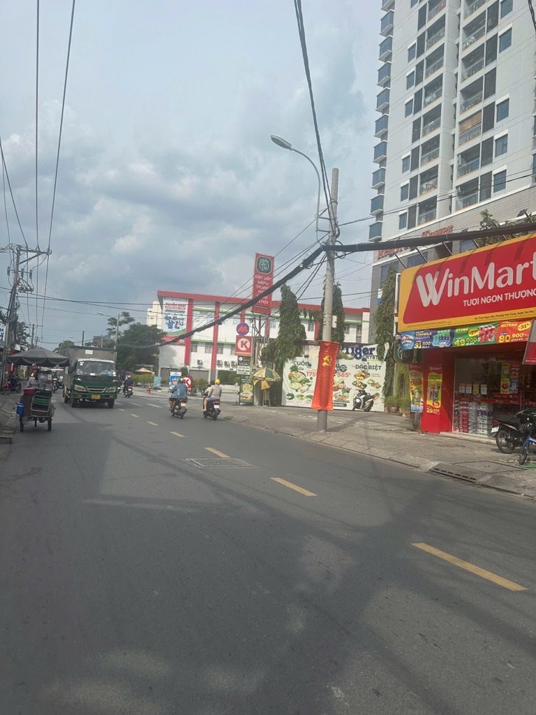 Nhà mặt phố thủ phủ Tân Phú, cho thuê 31 triệu/tháng, giá 24 tỷ