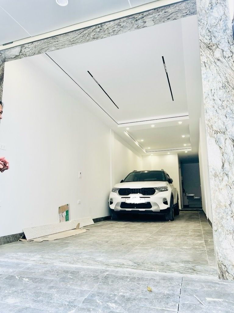 Bán nhà riêng 7 tầng tại Tư Đình, Long Biên với thiết kế hiện đại và thang máy sang trọng