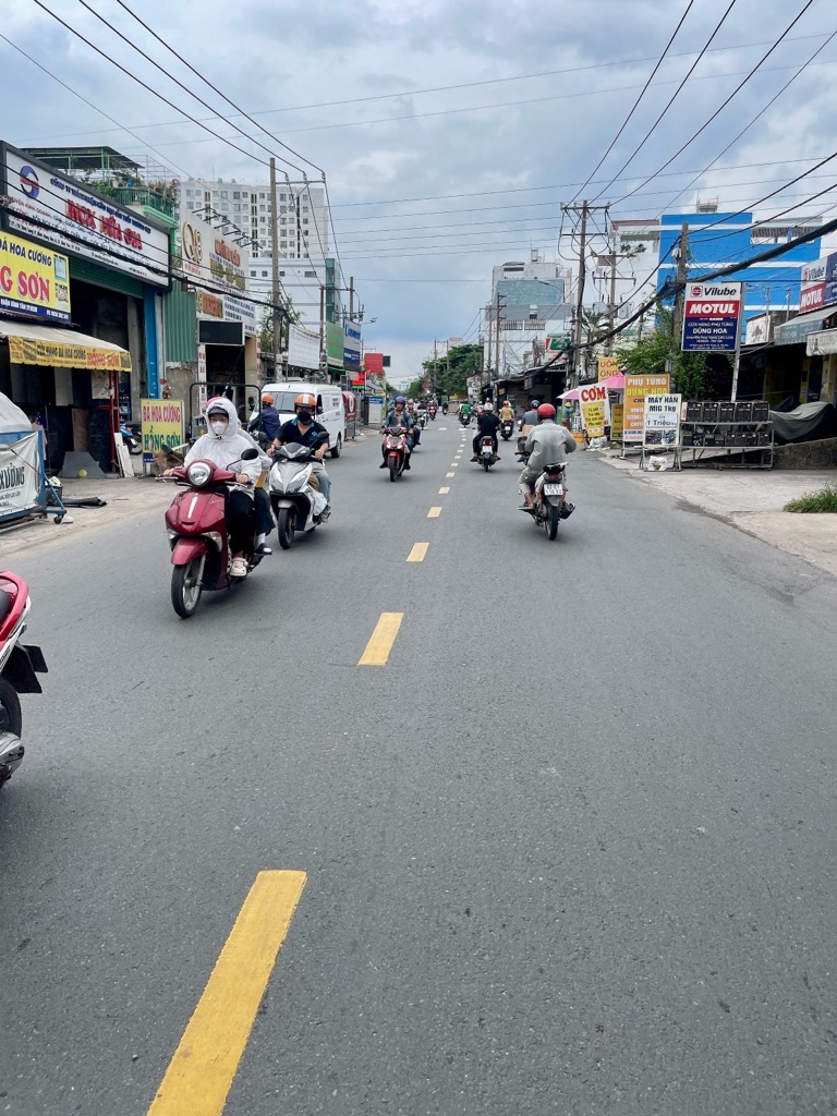 Bán nhà mặt phố kinh doanh rộng rãi tại phường Phú Thạnh, Quận Tân Phú