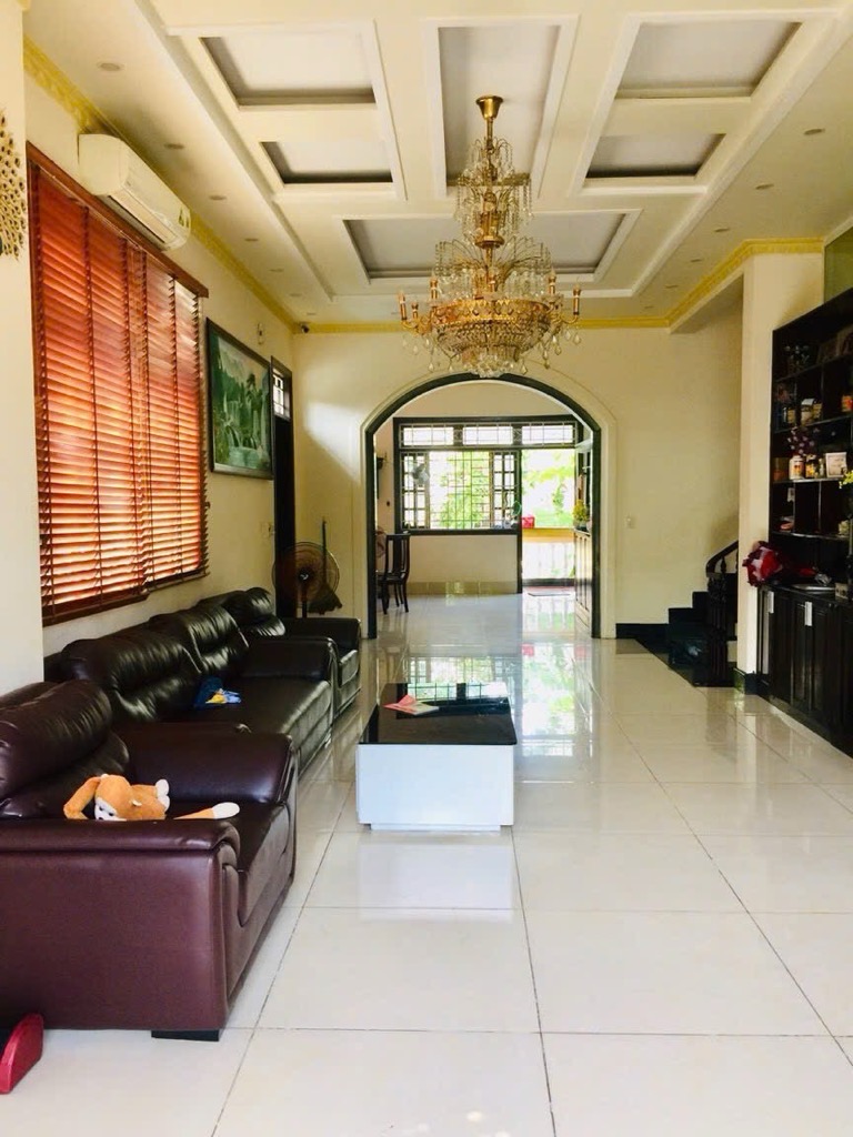 Bán biệt thự sân vườn 4 tầng mặt tiền đường Trần Thái Tông,Tân Bình, dt 338m , giá 66 tỷ