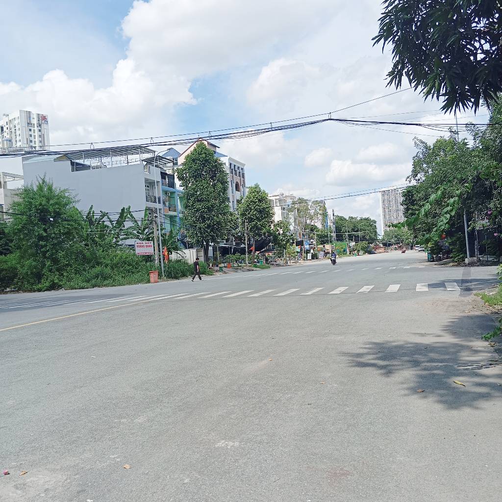 Nhà mặt phố rộng 14m, 5 tầng, giá sốc tại Bình Chánh