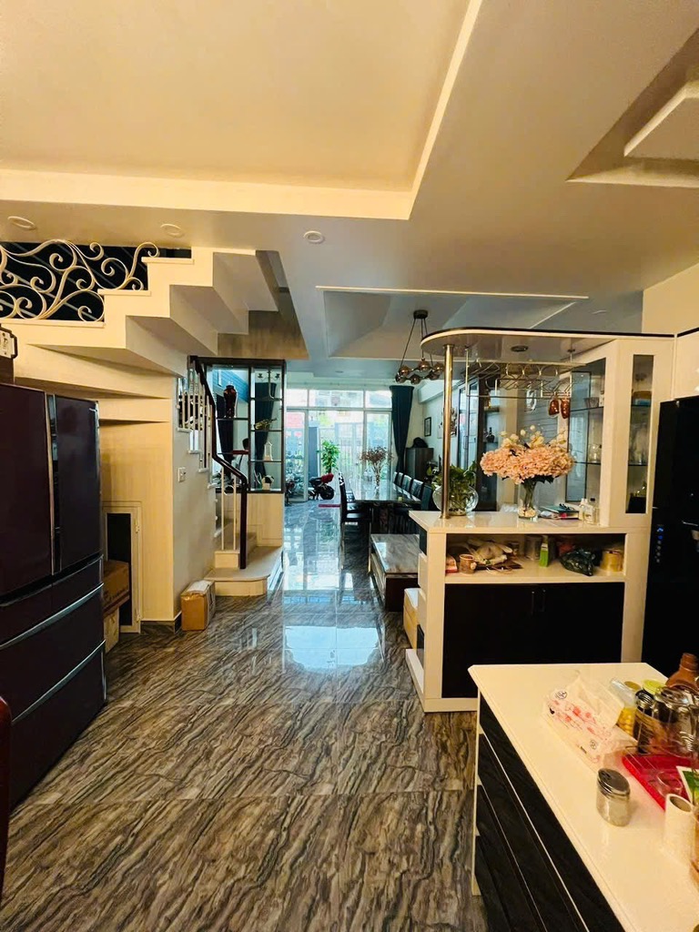 NGAY CẦU NGUYỄN KHOÁI - CHDV - 5 TẦNG - 81M² - 12.4 TỶ - DÒNG TIỀN 600TR/NĂM