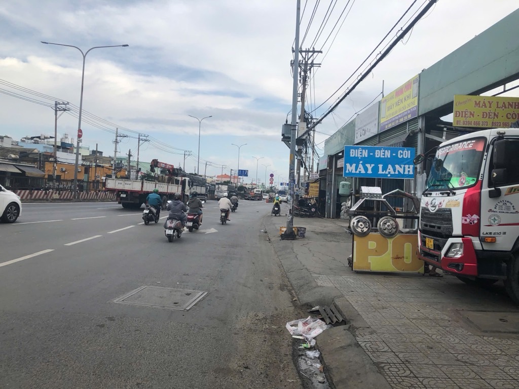 Nhà có 5 phòng trọ cho thuê và MT bán cơm Tấm - Dòng Tiền : 10tr/tháng + Nhà cũ cấp 4 gồm 1 trệt 2