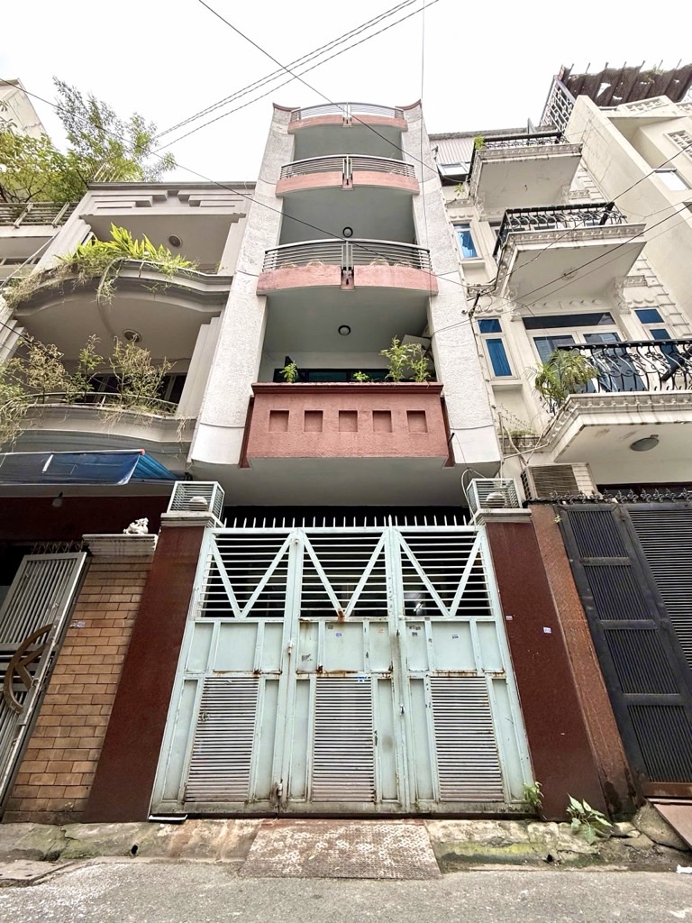 Nhà 5 tầng tiện nghi, hẻm ô tô, vị trí đắc địa Tân Bình