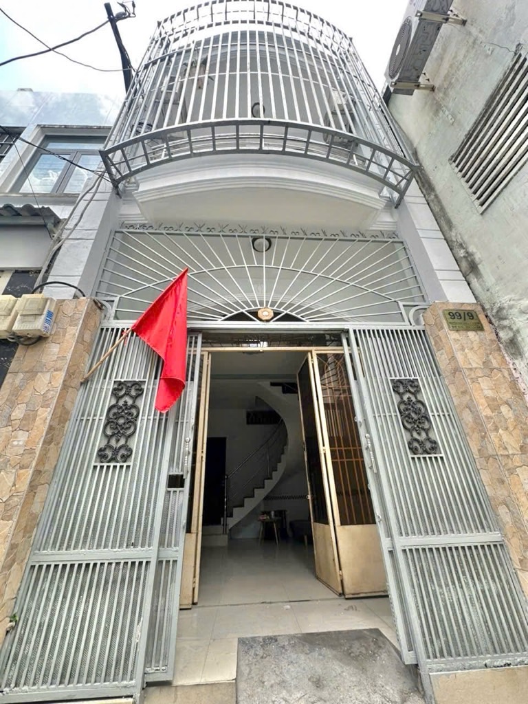 Nhà riêng 2 tầng kiên cố, diện tích 35m2 tại Phường 4, Phú Nhuận