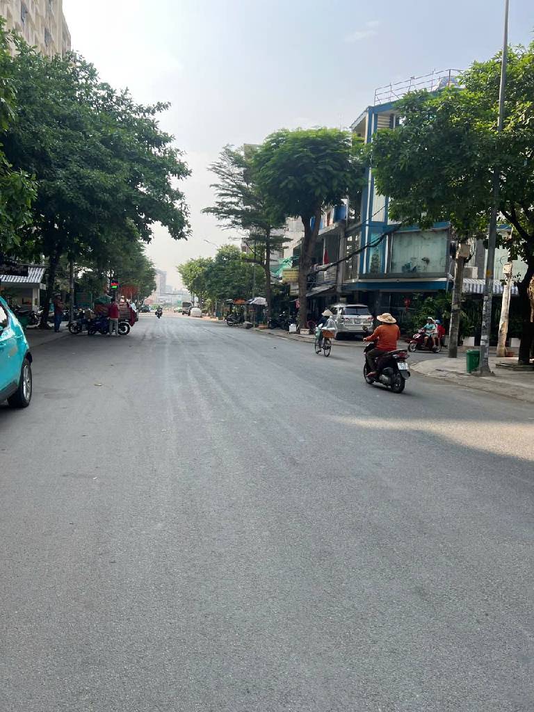 Bán nhà mặt phố 2 tầng, diện tích 74.6m2, giá 13.5 tỷ tại Gò Vấp