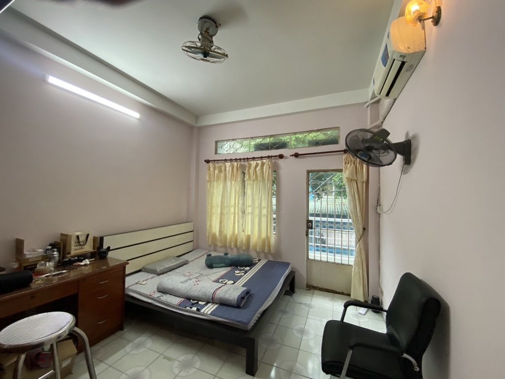 Bán nhà riêng 4 tầng rộng 130m² tại phường 13, quận Tân Bình