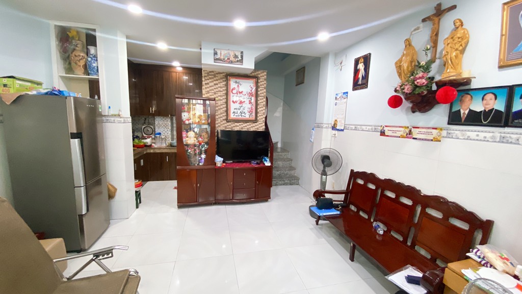 Nhà Lô Góc 5 Tầng, 6PN Trên Phạm Văn Hai - Giá Hấp Dẫn