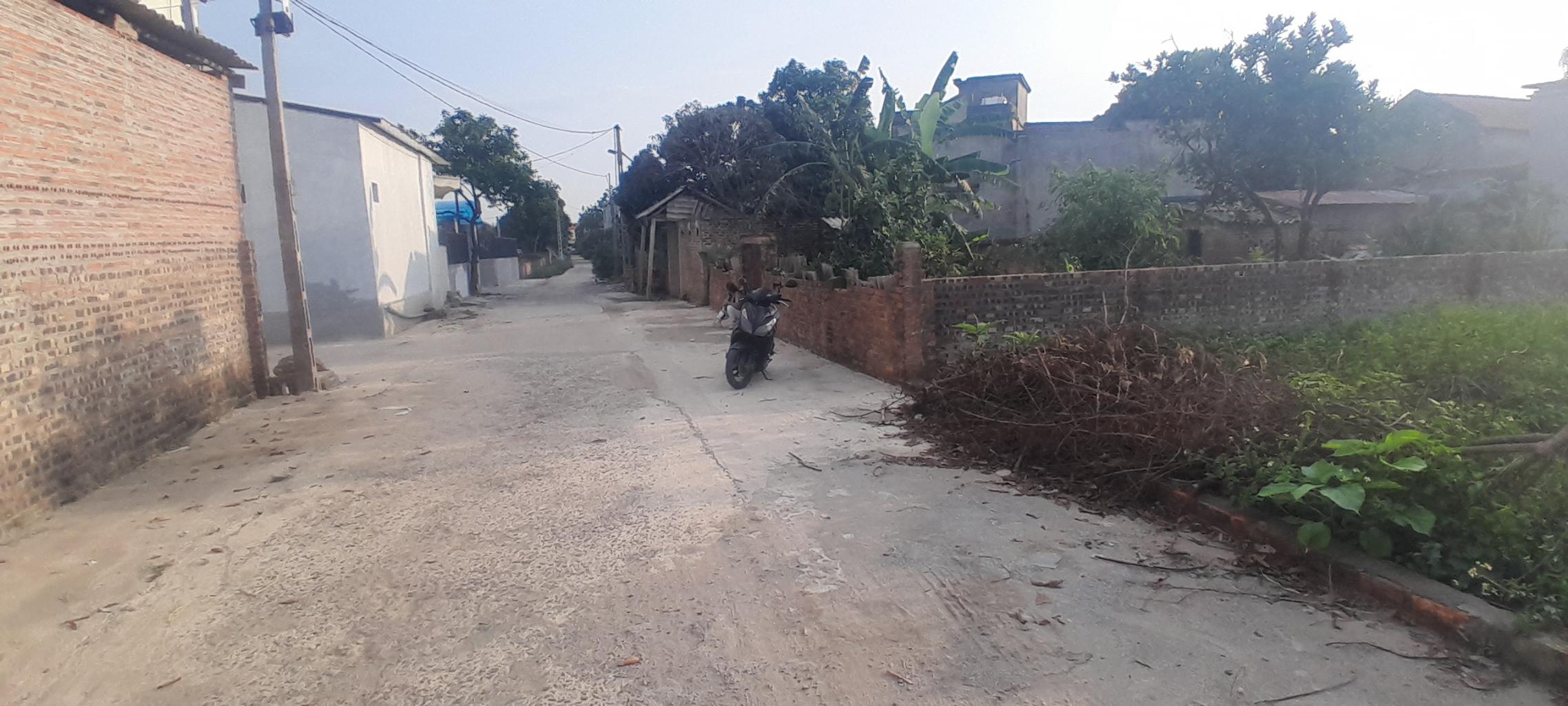 Bán đất thổ cư xã Minh Phú, Thanh Trì, diện tích 100 m2, mặt tiền rộng, pháp lý rõ ràng