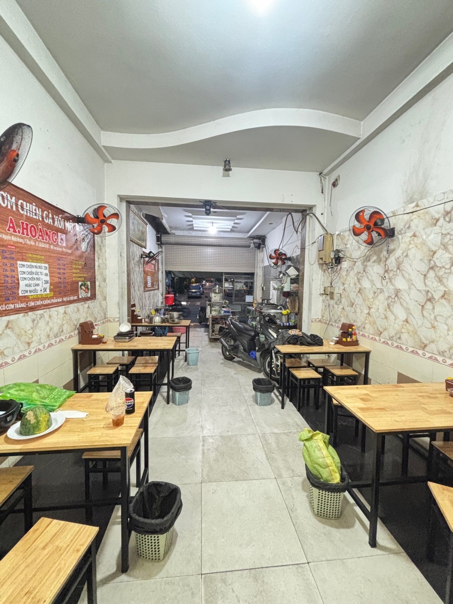 Nhà mặt phố Nguyễn Minh Hoàng - Kinh doanh siêu lời, đầu tư sáng giá