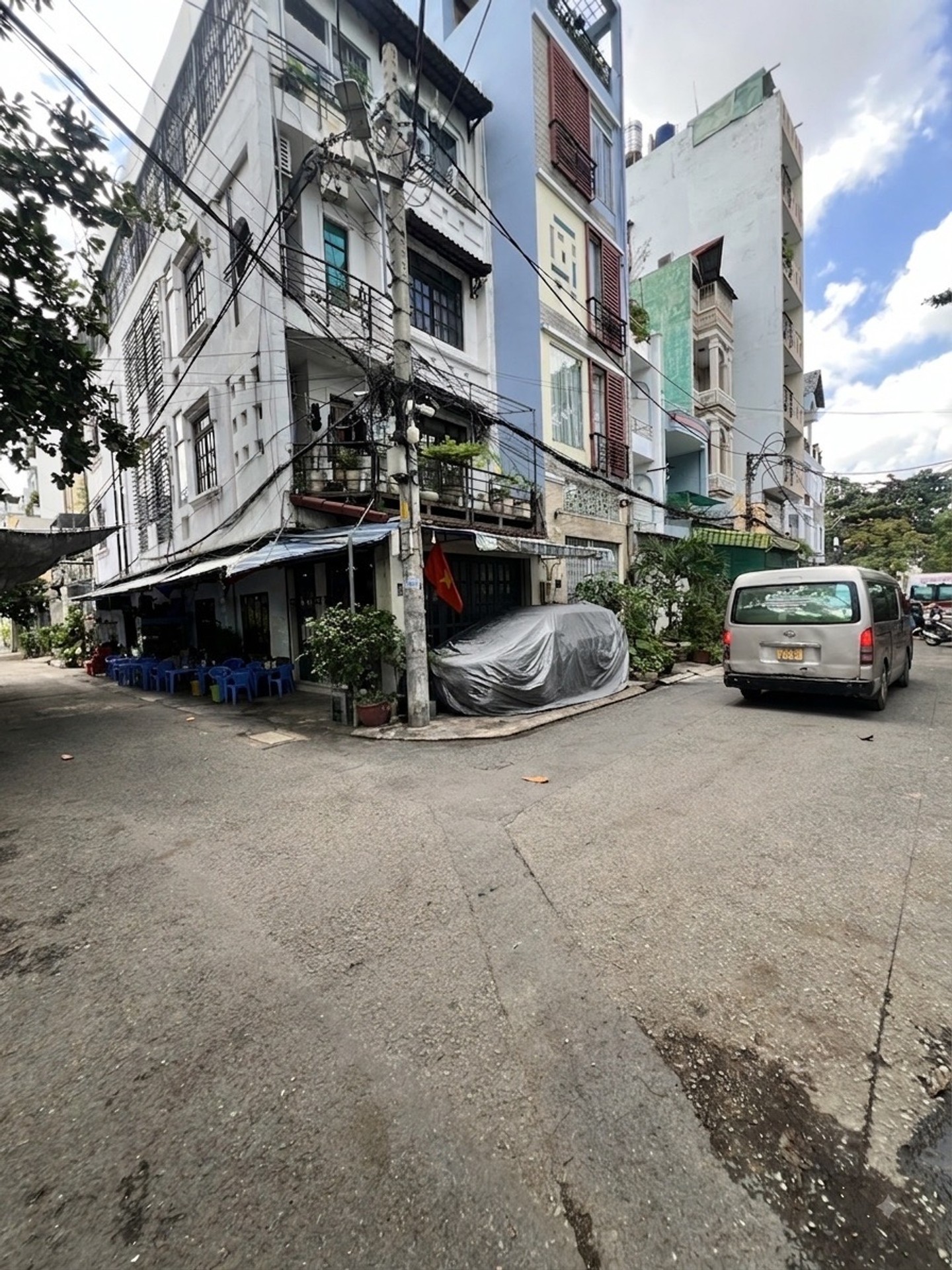 Góc 2 mặt tiền sát phố Cao Thắng, cực hiếm quận 10