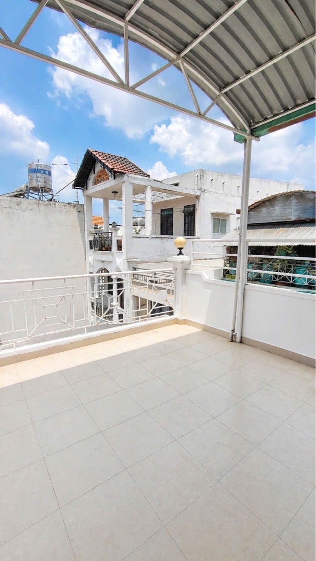 Nhà 3 tầng 30m² 4 phòng ngủ 2 mặt hẻm ô tô gần mặt tiền Phan Đăng Lưu