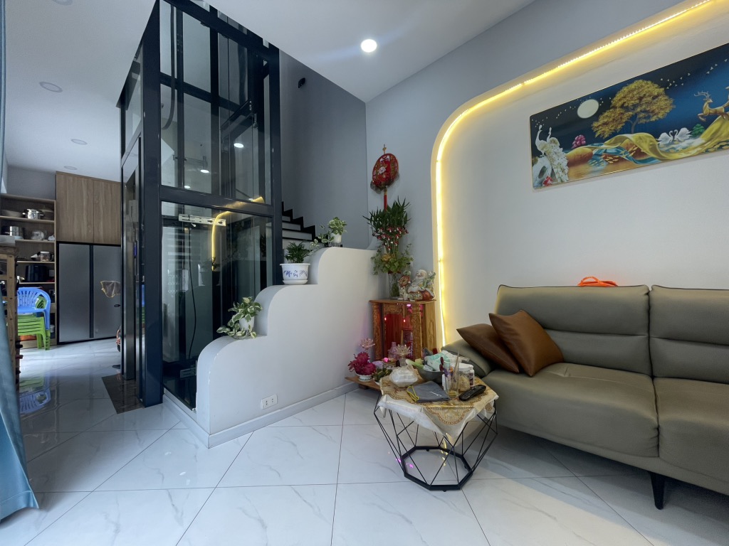 Bán nhà riêng 4 tầng có thang máy tại Quận 7,