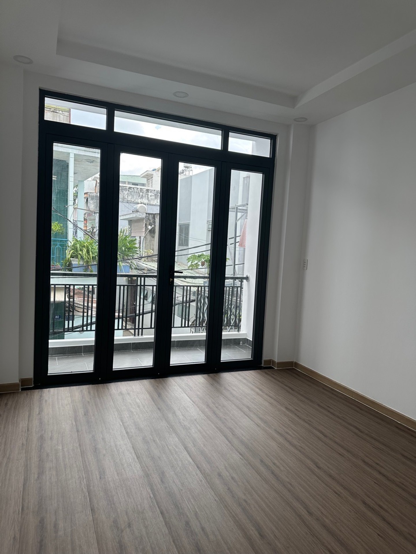 Nhà 2 tầng hẻm xe hơi Âu Cơ - Sống tiện nghi, thuận tiện di chuyển