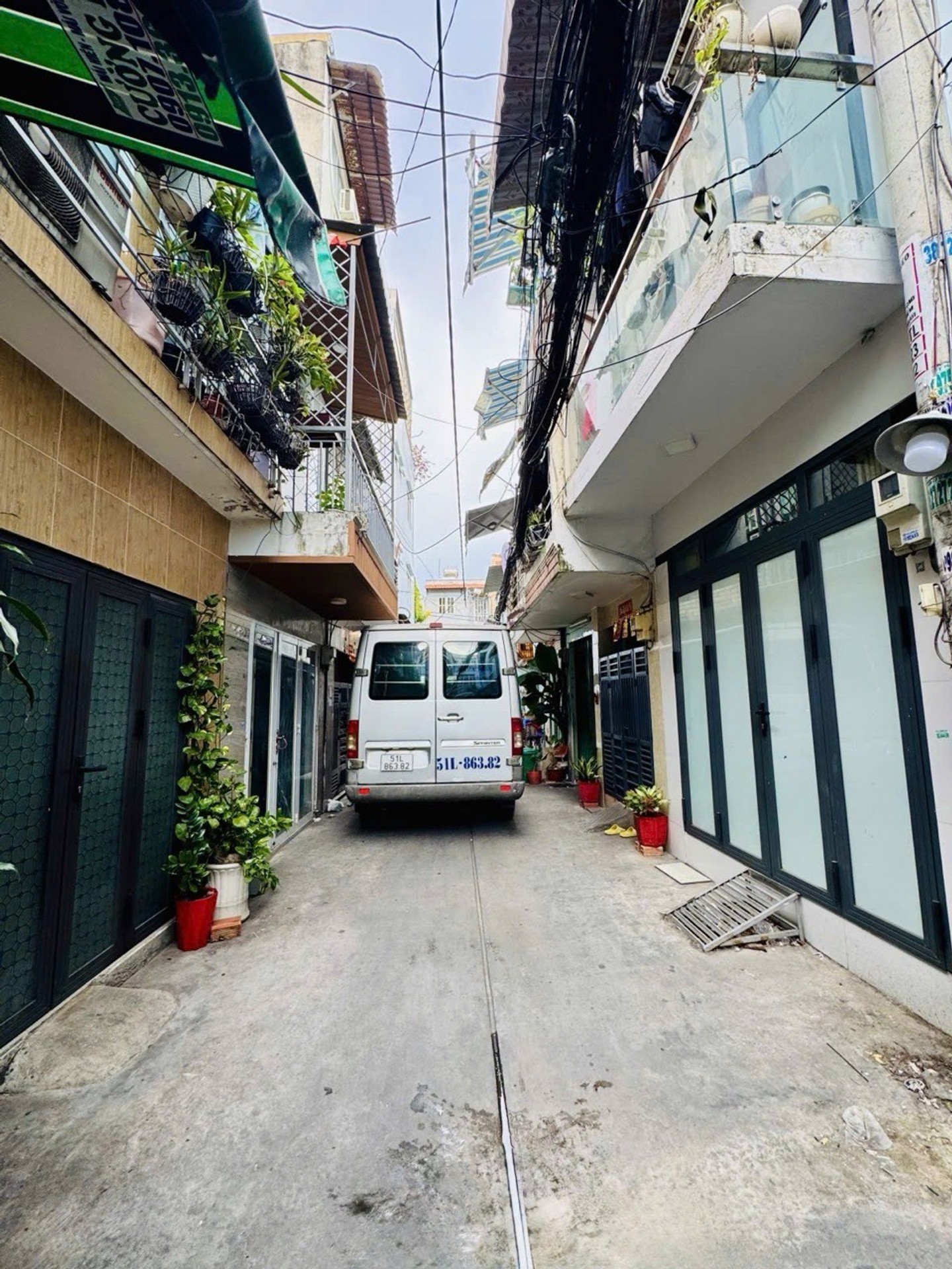 Nhà 3 tầng hẻm xe hơi Huỳnh Thiện Lộc, sổ sẵn giá tốt