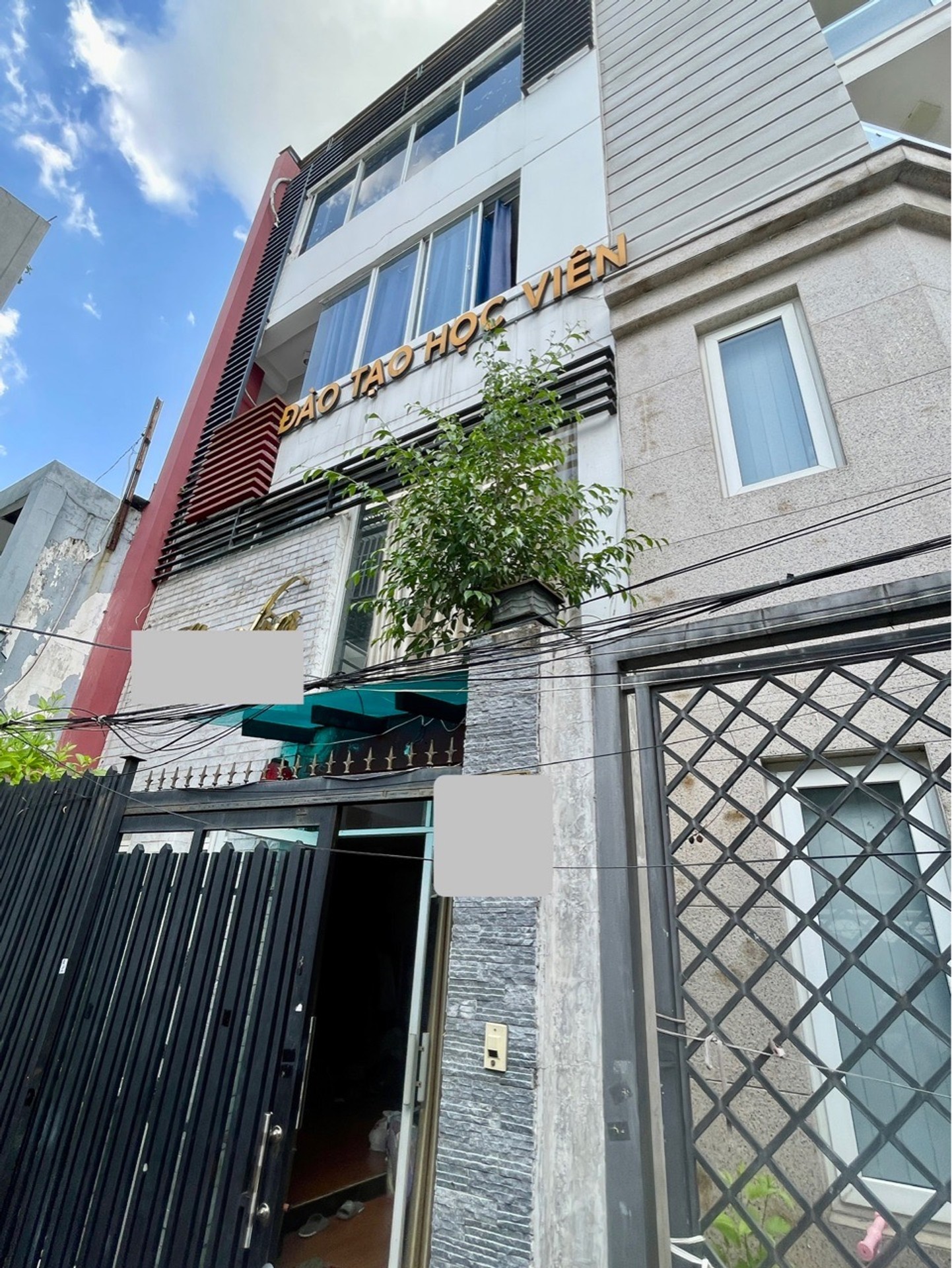 Nhà 4 tầng siêu tiện ích tại Đồng Đen giá cực hợp