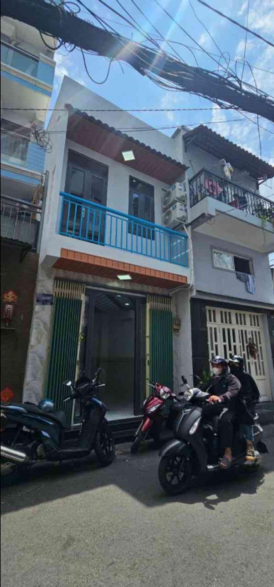 Nhà Lạc Long Quân 3 Tầng - Giá Tốt Cho Nhà Đầu Tư