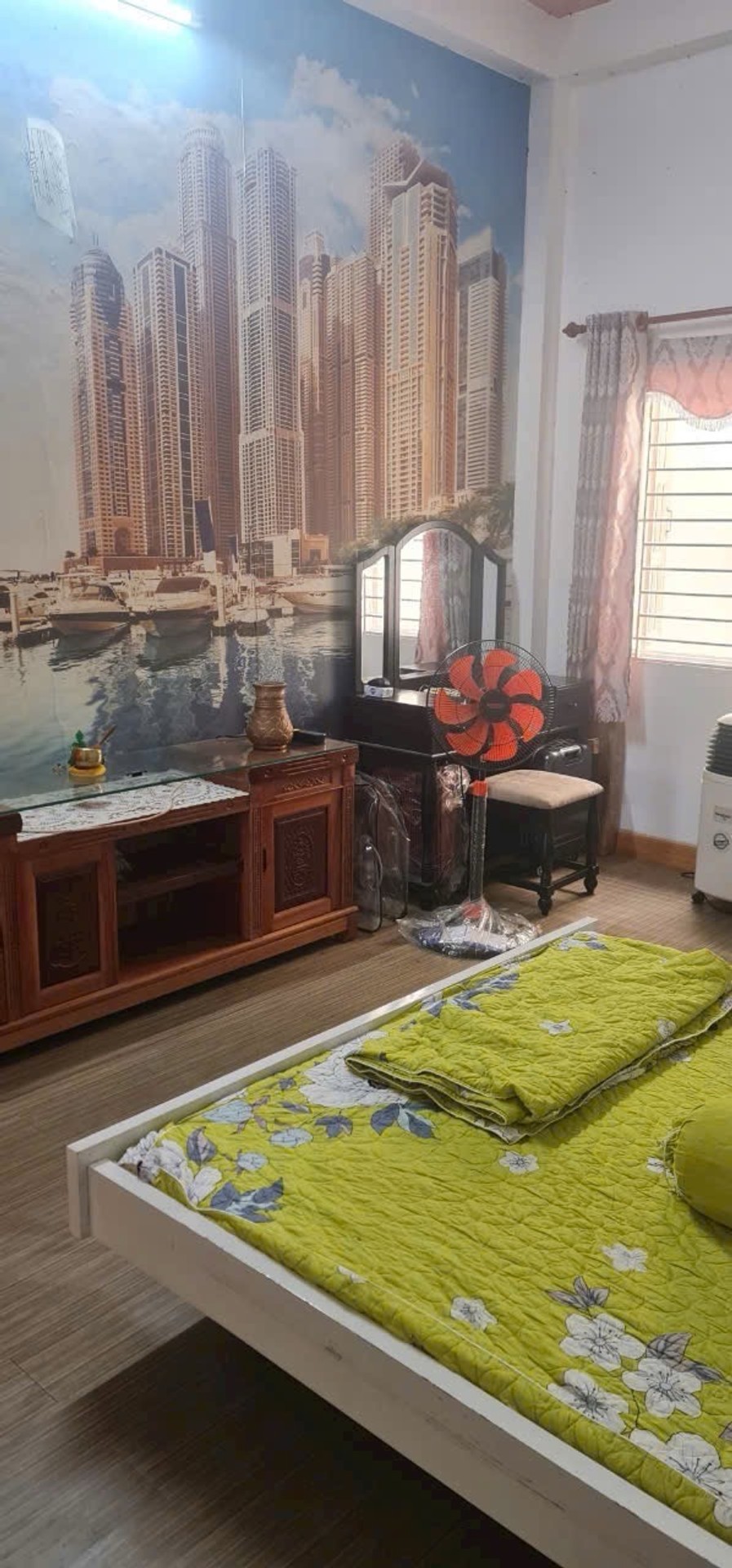 Nhà mặt phố rộng rãi, kết hợp ở và kinh doanh lý tưởng