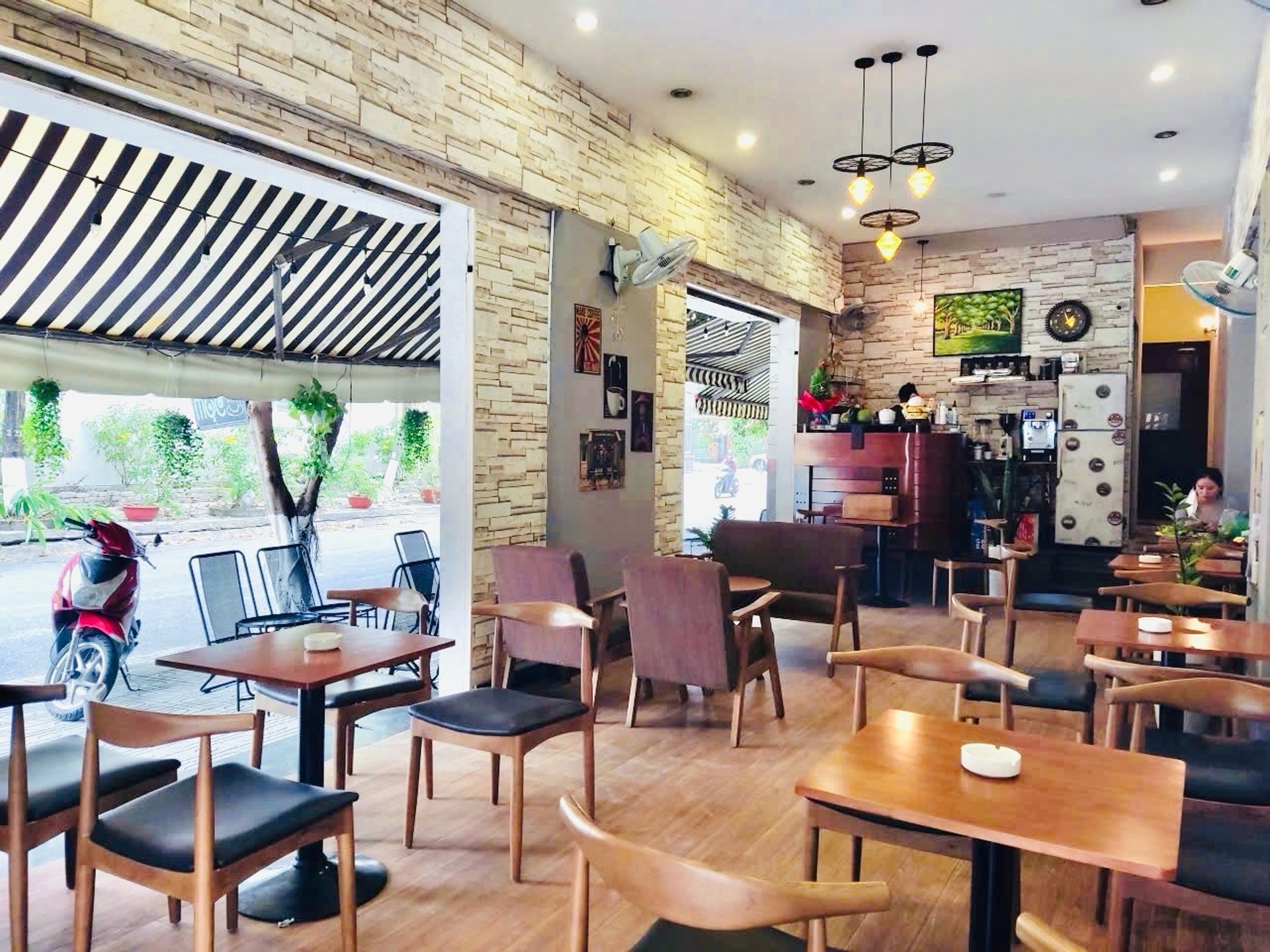 Cơ hội hiếm có sở hữu nhà mặt phố vị trí vàng khu Tên Lửa, 4 tầng kinh doanh đỉnh