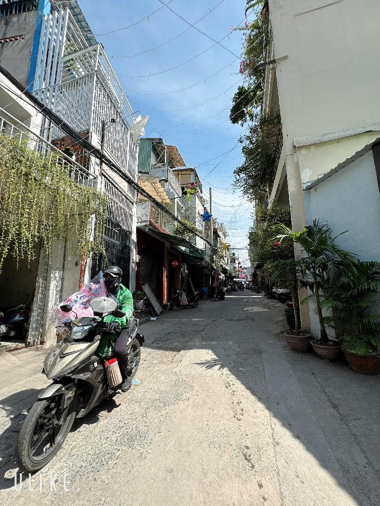 Bán nhà mặt phố góc 2 mặt tiền kinh doanh 72m2 tại Quận Tân Bình