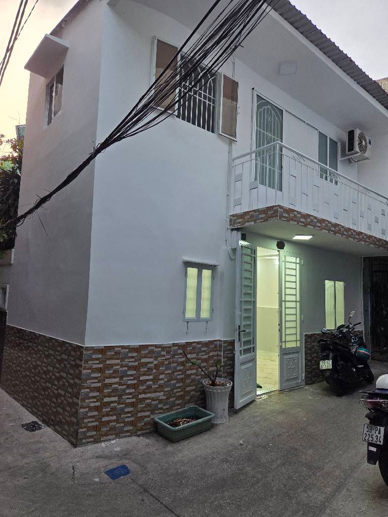 Bán nhà lô góc 2 tầng-phạm văn hai-p.3, Tân Bình giá 3 tỷ
